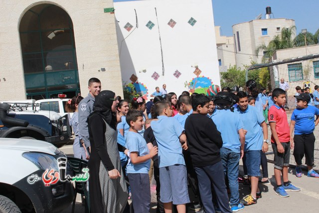 كفرقاسم – فيديو: طلاب مدرسة الزهراء في يوم ارشادي توعوي للأمان بمشاركة الشرطة الجماهيرية ومركز بقاء الطبي 